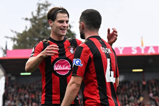 Bournemouth v Everton Premier League Alex Scott of Bournemouth celebrates scoring his side s first goal during the Premier League match at the Vitality Stadium, Bournemouth 29 08 2026 UK Newspapers OUT Copyright: xJeremyxLandeyx FIL-23853-0030