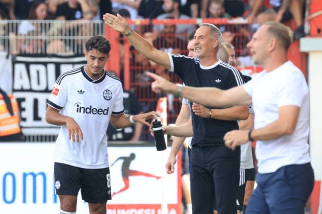29.08.2026, GER , Fussball, 1.Fussballbundesliga, 2026 2027, Alte Foersterei, 1.FC Union vs. Eintracht Frankfurt Cheftrainer Ali Huetter ( Eintracht Frankfurt ), Fares Chaibi ( Eintracht Frankfurt 8 ) 1. Liga: DFB DFL regulations prohibit any use of photographs as image sequences and or quasi-video) Berlin Stadion Alte Foersterei Berlin Deutschland *** August 29, 2026, GER, Soccer, Bundesliga 1, 2026–2027, Alte Foersterei, 1. FC Union vs. Eintracht Frankfurt Head Coach Ali Hütter, Eintracht Frankfurt; Fares Chaibi, Eintracht Frankfurt 8-1 League DFB DFL regulations prohibit any use of photographs as image sequences and or quasi-video Berlin, Alte Foersterei Stadium, Berlin, Germany Copyright: xNordphotox xEnglerx