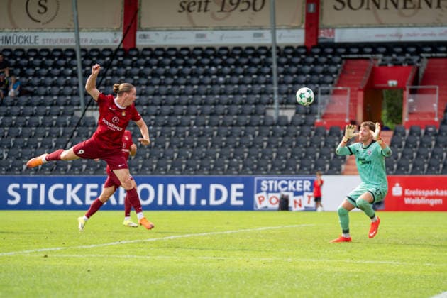 Torchance durch Marlon Fass (SG Sonnenhof Großaspach, 09) überragend pariert von Schlussmann Vinko Sapina (FC Ingolstadt 04, 41), SG Sonnenhof Großaspach vs. FC Ingolstadt 04, Fussball, 3. Liga, 3. Spieltag, 29.08.2026, DFB regulations prohibit any use of photographs as image sequences and or quasi-video Aspach Baden-Wuerttemberg Deutschland