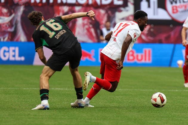 Deutschland: 1. Bundesliga 2026 2027, 1. Spieltag, RB Leipzig - Borussia Mönchengladbach, Red Bull Arena (Leipzig): Ridle Baku (RB Leipzig, 17) am Ball *** Germany, Bundesliga 1, 2026–2027, Matchday 1, RB Leipzig vs. Borussia Mönchengladbach, Red Bull Arena Leipzig, Ridle Baku (RB Leipzig), 17 on the ball Copyright: xLucasxWalterx