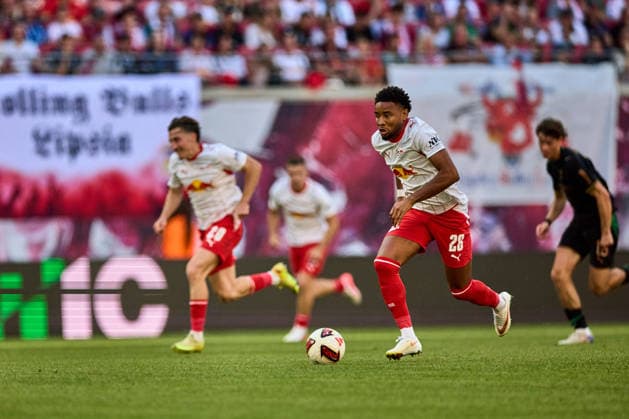 29.08.2026, Fußball, Männer, Bundesliga, 2026 2027, RB Leipzig - Borussia Mönchengladbach Christopher Nkunku (28, RB Leipzig), Freisteller, Aktion, mit Ball, dribbelt Leipzig Red Bull Arena Sachsen Deutschland *** August 29, 2026, Soccer, Men s, Bundesliga, 2026–2027, RB Leipzig vs. Borussia Mönchengladbach, Christopher Nkunku, 28, RB Leipzig, Close-up, Action, with the ball, dribbling, Leipzig, Red Bull Arena, Saxony, Germany