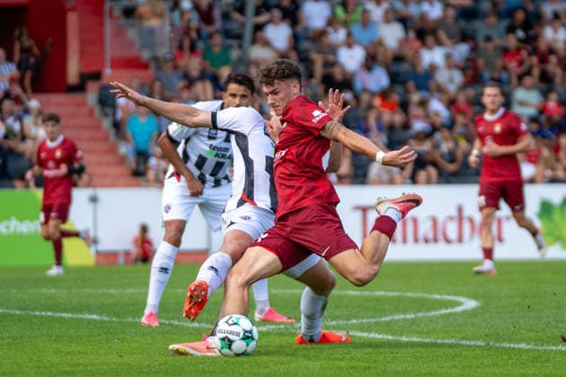 Torchance durch Luca Molinari (SG Sonnenhof Großaspach, 21), SG Sonnenhof Großaspach vs. FC Ingolstadt 04, Fussball, 3. Liga, 3. Spieltag, 29.08.2026, DFB regulations prohibit any use of photographs as image sequences and or quasi-video Aspach Baden-Wuerttemberg Deutschland
