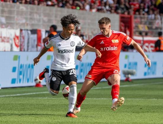 Keita Kosugi (Eintracht Frankfurt)Fußball, Herren, Saison 2026 2027, 1. Bundesliga (1. Spieltag), 1. FC Union Berlin - Eintracht Frankfurt, v. l. Keita Kosugi (Eintracht Frankfurt), Michel Aebischer (1. FC Union), 29.08.2026, *** Keita Kosugi, Eintracht Frankfurt Soccer, Men s Team, 2026–2027 Season, Bundesliga 1, Matchday 1, 1. FC Union Berlin vs. Eintracht Frankfurt; from left: Keita Kosugi (Eintracht Frankfurt), Michel Aebischer (1. FC Union), August 29, 2026, Copyright: xMatthiasxKochx