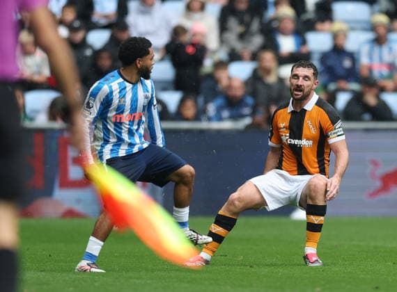 Coventry City v Hull City Premier League Lewis Coyle of Hull City during the Premier League match at the Coventry Building Society Arena, Coventry 29 08 2026 UK Newspapers OUT Copyright: xAndyxSumnerx FIL-23836-0177