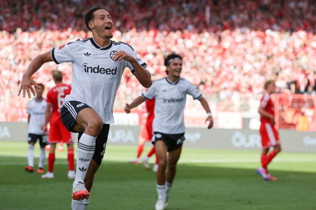 29.08.2026, xtgx, Fussball 1.Bundesliga, Union Berlin - Eintracht Frankfurt v.l. Torjubel nach dem Tor zum celebrating the goal celebrate 1:3 durch Younes Ebnoutalib (Eintracht Frankfurt) Berlin *** August 29, 2026, xtgx, Soccer, Bundesliga 1, Union Berlin vs. Eintracht Frankfurt – Goal celebration after Younes Ebnoutalib scored the 1-3 goal for Eintracht Frankfurt in Berlin