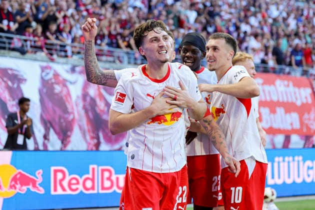 Rocco Reitz (RB Leipzig) bejubelt seinen Treffer mit den Teamkollegen waehrend des Spiels der 1. Bundesliga zwischen RB Leipzig und Borussia Moenchengladbach, Red Bull Arena am 29. August 2026 in Leipzig, Deutschland. (Foto von Marco Steinbrenner DeFodi Images) +++ Rocco Reitz (RB Leipzig) celebrates his goal with teammates during the Bundesliga match between RB Leipzig and Borussia Moenchengladbach at Red Bull Arena on August 29, 2026 in Leipzig, Germany. (Photo by Marco Steinbrenner DeFodi Images) DFB DFL REGULATIONS PROHIBIT ANY USE OF PHOTOGRAPHS AS IMAGE SEQUENCES AND OR QUASI-VIDEO. (Photo by Marco Steinbrenner DeFodi Images) - *** Rocco Reitz of RB Leipzig celebrates his goal with his teammates during the Bundesliga match between RB Leipzig and Borussia Mönchengladbach, Red Bull Arena on August 29, 2026, in Leipzig, Germany. Photo by Marco Steinbrenner, DeFodi Images. Rocco Reitz of RB Leipzig celebrates his goal with teammates during the Bundesliga match between RB Leipzig and Borussia Mönchengladbach at Red Bull Arena on August 29, 2026 in Leipzig, Germany. Photo by Marco Steinbrenner, DeFodi Images. DFB and DFL regulations prohibit any use of photographs as image sequences and or quasi-video. Photo by Marco Steinbrenner, DeFodi Images.