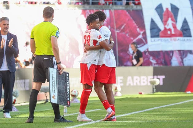 29.08.2026, xgox, Fussball 1.Bundesliga, RB Leipzig - Borussia Mönchengladbach emspor, v.l. Christopher Nkunku (Leipzig, 28) wird eingewechselt (DFL DFB REGULATIONS PROHIBIT ANY USE OF PHOTOGRAPHS as IMAGE SEQUENCES and or QUASI-VIDEO) Leipzig *** August 29, 2026, xgox, Soccer, Bundesliga 1, RB Leipzig vs. Borussia Mönchengladbach (emspor), v l Christopher Nkunku (Leipzig), 28 comes on as a substitute. DFL and DFB regulations prohibit any use of photographs as image sequences and or quasi-video (Leipzig)