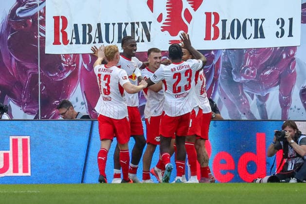 29.08.2026, xgox, Fussball 1.Bundesliga, RB Leipzig - Borussia Mönchengladbach emspor, v.l. Juibel nach dem 3:0 durch Rocco Reitz (Leipzig, 20) (DFL DFB REGULATIONS PROHIBIT ANY USE OF PHOTOGRAPHS as IMAGE SEQUENCES and or QUASI-VIDEO) Leipzig *** August 29, 2026, xgox, Soccer, Bundesliga 1, RB Leipzig vs. Borussia Mönchengladbach (emspor), from left: Celebration after Rocco Reitz’s 3–0 goal for Leipzig, 20 DFL DFB REGULATIONS PROHIBIT ANY USE OF PHOTOGRAPHS AS IMAGE SEQUENCES AND OR QUASI-VIDEO Leipzig