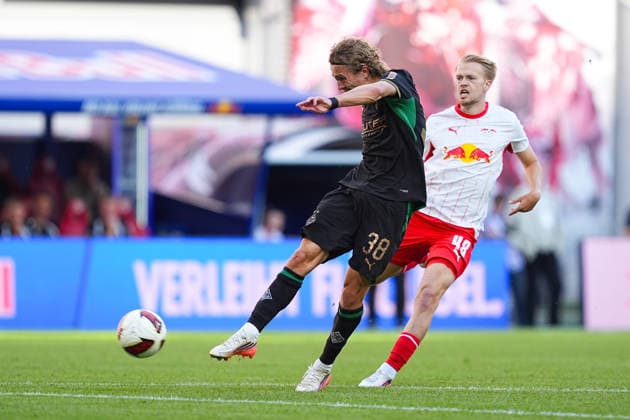29.08.2026, xydrx, Herren, Fußball, 1.Bundesliga, RB Leipzig - Borussia Mönchengladbach, Saison 2026 2027, Red Bull Arena: Hugo Bolin (Borussia Moenchengladbach, 38) Arthur Vermeeren (RB Leipzig, 48) DFB regulations prohibit any use of photographs as image sequences and or quasi-video. *** August 29, 2026, xydrx, Men s, Soccer, Bundesliga 1, RB Leipzig vs. Borussia Mönchengladbach, 2026–2027 season, Red Bull Arena, Hugo Bolin, Borussia Mönchengladbach, 38 Arthur Vermeeren, RB Leipzig, 48 DFB regulations prohibit any use of photographs as image sequences and or quasi-video Copyright: HMBxMedia YannisxDreimann