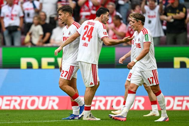 Thijs Dallinga (Koeln 27) jubelt nach dem Tor zum 2:2 mit Luka Lochoshvili (Koeln 24) Isak Johannesson (Koeln 8) Alessio Castro-Montes (Koeln 17) 29.08.2026 ¢ Fussball ¢ 1. FC Koeln vs TSG Hoffenheim, Rheinenergiestadion, Koeln, DFB DFL REGULATIONS PROHIBIT ANY USE OF PHOTOGRAPHS AS IMAGE SEQUENCES AND OR QUASI-VIDEO NRW Germany *** Thijs Dallinga (Cologne 27) celebrates after scoring the goal to tie the game at 2–2 with Luka Lochoshvili (Cologne 24), Isak Johannesson (Cologne 8), and Alessio Castro Montes (Cologne 17) on August 29, 2026 ¢ Soccer ¢ 1. FC Cologneeln vs. TSG Hoffenheim, Rheinenergiestadion, Cologne, DFB DFL REGULATIONS PROHIBIT ANY USE OF PHOTOGRAPHS AS IMAGE SEQUENCES AND OR QUASI-VIDEO NRW, Germany Copyright: xpepphotox xHorstxMauelshagenx pep00321, pep_20260829_hm