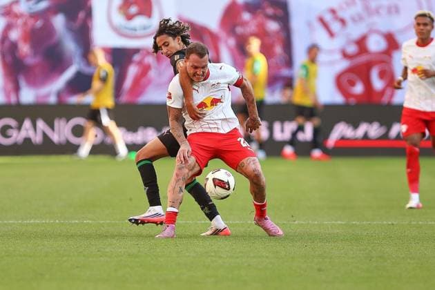Leipzig, Sachsen, Deutschland, 29.08.2026: Red-Bull-Arena: 1. Spieltag, Saison 2026 27, 1. Fußball-Bundesliga: RB Leipzig - Borussia Mönchengladbach: Wael Mohya (36, Borussia Mönchengladbach) und David Raum (22, RBL) *** Leipzig, Saxony, Germany, August 29, 2026, Red Bull Arena, Matchday 1, 2026–27 Season, Bundesliga, RB Leipzig vs. Borussia Mönchengladbach, Wael Mohya (36), Borussia Mönchengladbach, and David Raum (22), RBL Copyright: xdtsxNachrichtenagenturx dts_131699