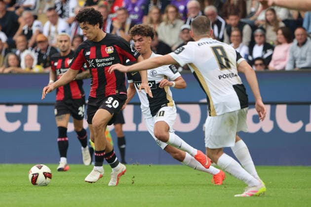 29.08.2026, Fussball, Herren, 1. Bundesliga, Saison 2026 2027, SV 07 Elversberg - Bayer 04 Leverkusen, Ibrahim Maza (Bayer 04 Leverkusen), Noah Darvich (SV 07 Elversberg), Lukasz Poreba (SV 07 Elversberg) Elversberg Ursapharm-Arena an der Kaiserlinde Saarland Deutschland (DEU) *** August 29, 2026, Soccer, Men s, Bundesliga 1, 2026–2027 Season, SV 07 Elversberg vs. Bayer 04 Leverkusen, Ibrahim Maza (Bayer 04 Leverkusen), Noah Darvich (SV 07 Elversberg), Lukasz Poreba (SV 07 Elversberg), Elversberg Ursapharm Arena an der Kaiserlinde, Saarland, Germany, DEU Copyright: xSebastianxBachx