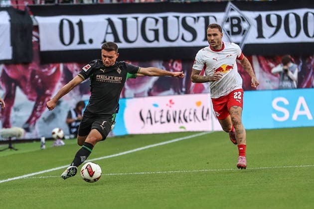 Leipzig 29.08.2026. Pilka nozna Bundesliga sezon 2026 2027 kolejka 1 mecz: RB Leipzig - Borussia Monchengladbach --- Football Bundesliga season 2026 2027 round 1 match: RB Leipzig - Borussia Monchengladbach nz Kevin Stoger, David Raum Fot. Kacper Staniec NEWSPIX.PL --- newspix.pl 