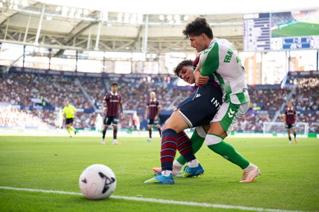 ESP: LaLiga EA Sports UD Levante v Real Betis Nacho Perez of Levante and Fran Garcia of Real Betis during LaLiga EA Sports, between UD Levante v Real Betis played at Ciudad de Valencia Stadium in Valencia on August 29, 2026 in Spain Valencia Spain Futbol Copyright: xAgenciaxLOFx