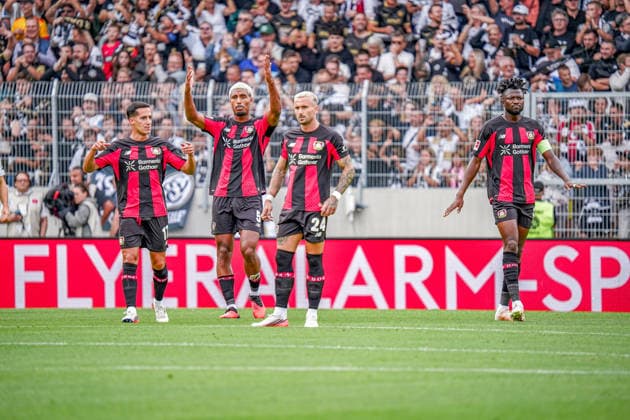 Deutschland: Fussball Saison 2026 2027 , Bundesliga , 1. Spieltag , SV Elversberg vs. Bayer 04 Leverkusen - URSAPHARM-Arena (Spiesen-Elversberg) : Leverkusener Spieler nach Gegentor, Geste, Gestik, Emotion Spiesen-Elversberg USRSAPHARM-Arena Deutschland Germany *** Germany Soccer Season 2026–2027, Bundesliga, Matchday 1, SV Elversberg vs. Bayer 04 Leverkusen, URSAPHARM Arena, Spiesen-Elversberg, Leverkusen player after conceding a goal, gesture, body language, emotion, Spiesen-Elversberg, URSAPHARM Arena, Germany Copyright: xBennetxLongx