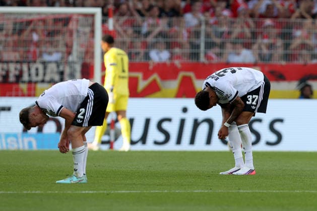 29.08.2026, xtgx, Fussball 1.Bundesliga, Union Berlin - Eintracht Frankfurt v.l. Elias Baum (Eintracht Frankfurt) Enttäuscht, traurig, frustriert, ratlos, Jeremiaha Maluze (Eintracht Frankfurt) Berlin *** August 29, 2026, xtgx, Soccer, Bundesliga 1, Union Berlin vs. Eintracht Frankfurt, by Elias Baum, Eintracht Frankfurt: Disappointed, sad, frustrated, at a loss; Jeremiaha Maluze, Eintracht Frankfurt, Berlin