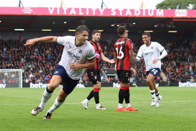 Bournemouth v Everton 29 August 2026 _ Premier League Football - Bournemouth v Everton - James Tarkowski of Everton celebrates after scoring the equalising goal - (Photo by Mark Leech). Bournemouth UK Copyright: xMarkxLeechxOffside