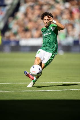 ESP: LaLiga EA Sports UD Levante v Real Betis Rodrigo Riquelme Reche of Real Betis warms up during LaLiga EA Sports, between UD Levante v Real Betis played at Ciudad de Valencia Stadium in Valencia on August 29, 2026 in Spain; Valencia Spain Futbol Copyright: xAgenciaxLOFx
