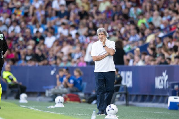 ESP: LaLiga EA Sports UD Levante v Real Betis Manuel Pellegrini coach of Real Betis during LaLiga EA Sports, between UD Levante v Real Betis played at Ciudad de Valencia Stadium in Valencia on August 29, 2026 in Spain; Valencia Spain Futbol Copyright: xAgenciaxLOFx