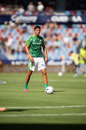 ESP: LaLiga EA Sports UD Levante v Real Betis Facundo Bernal of Real Betis warms aup during LaLiga EA Sports, between UD Levante v Real Betis played at Ciudad de Valencia Stadium in Valencia on August 29, 2026 in Spain; Valencia Spain Futbol Copyright: xAgenciaxLOFx