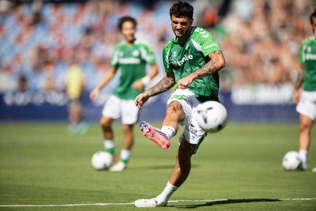 ESP: LaLiga EA Sports UD Levante v Real Betis Troy Parrott of Real Betis during LaLiga EA Sports, between UD Levante v Real Betis played at Ciudad de Valencia Stadium in Valencia on August 29, 2026 in Spain; Valencia Spain Futbol Copyright: xAgenciaxLOFx