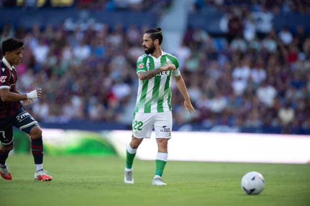 ESP: LaLiga EA Sports UD Levante v Real Betis Francisco Roman Alarcon Isco of Real Betis during LaLiga EA Sports, between UD Levante v Real Betis played at Ciudad de Valencia Stadium in Valencia on August 29, 2026 in Spain; Valencia Spain Futbol Copyright: xAgenciaxLOFx