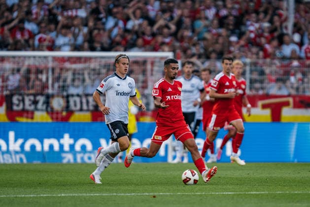 Deutschland: Bundesliga 2026 - 2027, 1. Spieltag - 1. FC Union Berlin vs Eintracht Frankfurt - Stadion An der Alten Försterei (Berlin): Livan Burcu (1. FC Union Berlin, 9) am Ball *** Germany Bundesliga 2026–2027, Matchday 1: 1. FC Union Berlin vs. Eintracht Frankfurt at An der Alten Försterei Stadium in Berlin; Livan Burcu (1. FC Union Berlin), 9 on the ball Copyright: xTomxLauruschkatx