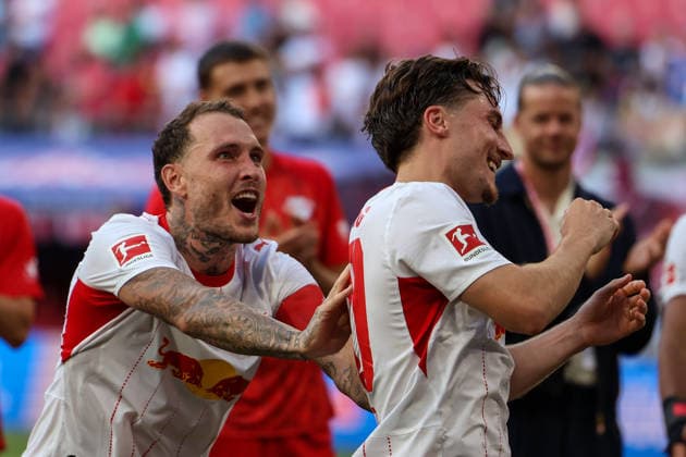 Deutschland: 1. Bundesliga 2026 2027, 1. Spieltag, RB Leipzig - Borussia Mönchengladbach, Red Bull Arena (Leipzig): David Raum (RB Leipzig, 22) und Rocco Reitz (RB Leipzig, 20) *** Germany 1 Bundesliga 2026–2027, Matchday 1, RB Leipzig vs. Borussia Mönchengladbach, Red Bull Arena Leipzig: David Raum (RB Leipzig, 22) and Rocco Reitz (RB Leipzig, 20) Copyright: xx
