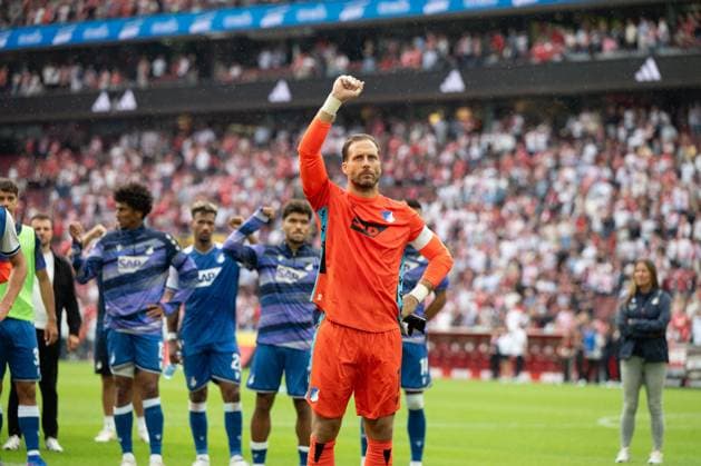 Hoffenheimer Mannschaft enttäuscht nach Spielende vor der Fankurve, 1. FC Koeln vs. TSG Hoffenheim, Fussball, 1. Bundesliga, 1. Spieltag, 2026 2027, 29.08.2026 DFB regulations prohibit any use of photographs as image sequences and or quasi-video Koeln Nordrhein-Westfalen Deutschland *** Hoffenheim team looks disappointed in front of the fan section after the game, 1. FC Köln vs. TSG Hoffenheim, Soccer, Bundesliga 1, Matchday 1, 2026–2027, August 29, 2026 DFB regulations prohibit any use of photographs as image sequences and or quasi-video Cologne, North Rhine-Westphalia, Germany Copyright: xkolbert-press MarkusxVerwimpx