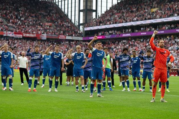 Hoffenheimer Mannschaft enttäuscht nach Spielende vor der Fankurve, 1. FC Koeln vs. TSG Hoffenheim, Fussball, 1. Bundesliga, 1. Spieltag, 2026 2027, 29.08.2026 DFB regulations prohibit any use of photographs as image sequences and or quasi-video Koeln Nordrhein-Westfalen Deutschland *** Hoffenheim team looks disappointed in front of the fan section after the game, 1. FC Köln vs. TSG Hoffenheim, Soccer, Bundesliga 1, Matchday 1, 2026–2027, August 29, 2026 DFB regulations prohibit any use of photographs as image sequences and or quasi-video Cologne, North Rhine-Westphalia, Germany Copyright: xkolbert-press MarkusxVerwimpx
