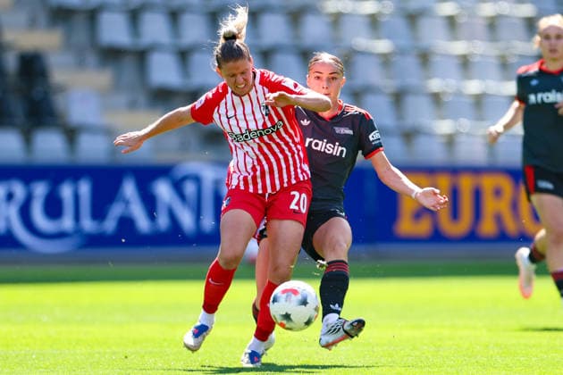 29. August 2026, Fussball, Google Pixel Frauen-Bundesliga, SC Freiburg - 1. FC Union Berlin Jana Vojtekova (20, SC Freiburg, li.) im Zweikampf mit Lia Kamber (41, 1. FC Union Berlin) Photo: Urs Ottiger *** August 29, 2026, Soccer, Google Pixel Women s Bundesliga, SC Freiburg vs. 1. FC Union Berlin: Jana Vojtekova (20), SC Freiburg, left, in a tackle with Lia Kamber (41), 1. FC Union Berlin. Photo by Urs Ottiger