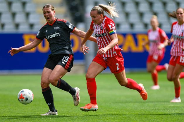 29. August 2026, Fussball, Google Pixel Frauen-Bundesliga, SC Freiburg - 1. FC Union Berlin Lisa Karl (2, SC Freiburg, re.) setzt sich gegen Samantha Steuerwald (19, 1. FC Union Berlin) in Laufduell durch Photo: Urs Ottiger *** August 29, 2026, Soccer, Google Pixel Women s Bundesliga, SC Freiburg 1, FC Union Berlin. Lisa Karl (2), SC Freiburg, outpaces Samantha Steuerwald (19), FC Union Berlin, in a footrace. Photo by Urs Ottiger