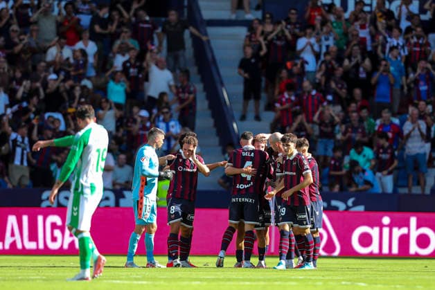 August 29, 2026, Valencia, Valencia, SPAIN: Enzo Bardeli of Levante UD celebrates a goal with teammates during the Spanish league, LaLiga EA Sports, football match played between Levante UD and Real Betis Balompie at Ciutat de Valencia stadium on August 29, 2026, in Valencia, Spain. Valencia SPAIN - ZUMAa181 20260829_zaa_a181_045 Copyright: xIvanxTerronx