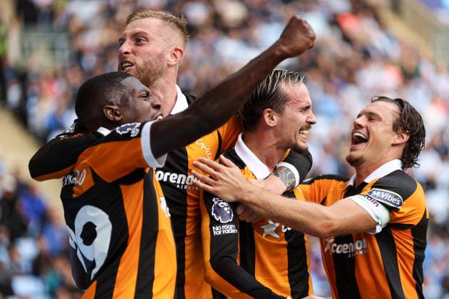 Coventry City v Hull City 29 August 2026, Coventry - Premier League Football - Coventry City v Hull City - Liam Millar of Hull City celebrates their first goal with Lucas Gourna-Douath of Hull City, Ollie McBurnie of Hull City and Regan Slater - Photo: Jacques Feeney Offside. Coventry UK Copyright: xJacquesxFeeneyx xOffsidexOffside