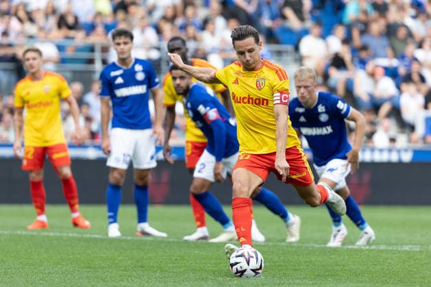 Florian Thauvin (Lens) seen during Ligue 1 26 27 game between teams of RSC Strasbourg and RC Lens at Stade de la Meinau (Benjamin Faes Ball Raw Images) Strasbourg Stade de la Meinau France Copyright: xBenjaminxFaesx 0W4A2818