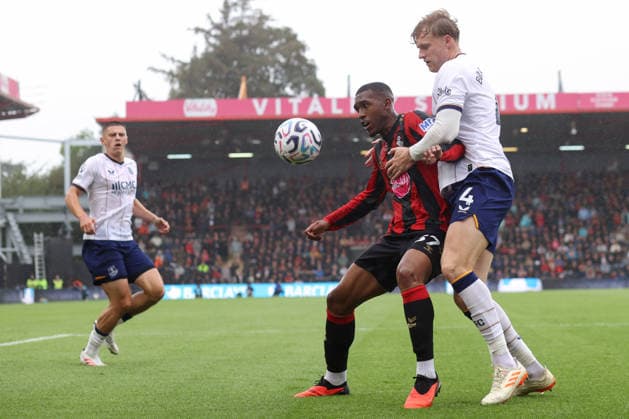 Bournemouth v Everton 29 August 2026 _ Premier League Football - Bournemouth v Everton - Rayan of Bournemouth shields the ball from Jarrad Branthwaite of Everton - (Photo by Mark Leech). Bournemouth UK Copyright: xMarkxLeechxOffside