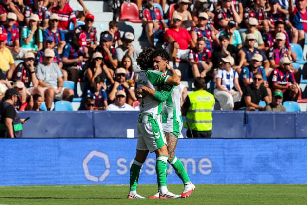 August 29, 2026, Valencia, Valencia, SPAIN: Rodrigo Riquelme of Real Betis Balompie celebrates a goal with teammates during the Spanish league, LaLiga EA Sports, football match played between Levante UD and Real Betis Balompie at Ciutat de Valencia stadium on August 29, 2026, in Valencia, Spain. Levante UD V Real Betis Balompie - LaLiga EA Sports  - ZUMAa181 20260829_zaa_a181_068 Copyright: xIvanxTerronx