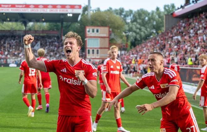 Fußball, Herren, Saison 2026 2027, 1. Bundesliga (1. Spieltag), 1. FC Union Berlin - Eintracht Frankfurt, v. l. Tim Skarke (1. FC Union Berlin), Marin Ljubicic (1. FC Union Berlin), Jubel nach Tor zum 3:3, 29.08.2026, *** Soccer, Men s, 2026–2027 Season, Bundesliga 1, Matchday 1, 1. FC Union Berlin vs. Eintracht Frankfurt; from left: Tim Skarke (1. FC Union Berlin), Marin Ljubicic (1. FC Union Berlin), celebrating the 3–3 goal, August 29, 2026, Copyright: xMatthiasxKochx