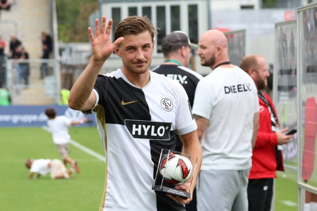 29.08.2026, xrekx, Fussball 1.Bundesliga, SV Elversberg - Bayer 04 Leverkusen v.l. Lukas Petkov (SV 07 Elversberg) Man of the Match (DFL DFB REGULATIONS PROHIBIT ANY USE OF PHOTOGRAPHS as IMAGE SEQUENCES and or QUASI-VIDEO) Elversberg *** August 29, 2026, xrekx, Soccer, Bundesliga 1, SV Elversberg vs. Bayer 04 Leverkusen – Lukas Petkov, SV 07 Elversberg, Man of the Match. DFL and DFB regulations prohibit any use of photographs as image sequences and or quasi-video. Elversberg