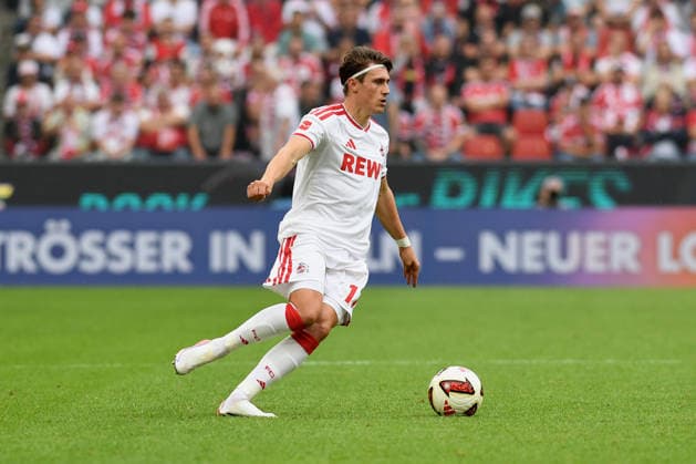 Alessio Castro-Montes (1. FC Koeln) in Aktion, am Ball, Einzelaktion waehrend des Spiels der 1. Bundesliga zwischen 1. FC Koeln und TSG Hoffenheim, RheinEnergieStadion am 29. August 2026 in Koeln, Deutschland. (Foto von Ralf Treese DeFodi Images) +++ Alessio Castro-Montes (1. FC Koeln) controls the ball during the Bundesliga match between 1. FC Koeln and TSG Hoffenheim at RheinEnergieStadion on August 29, 2026 in Cologne, Germany. (Photo by Ralf Treese DeFodi Images) DFB DFL REGULATIONS PROHIBIT ANY USE OF PHOTOGRAPHS AS IMAGE SEQUENCES AND OR QUASI-VIDEO. (Photo by Ralf Treese DeFodi Images) - *** Alessio Castro Montes of 1. FC Köln in action, on the ball, making a solo run during the Bundesliga match between 1. FC Köln and TSG Hoffenheim, RheinEnergieStadion on August 29, 2026, in Cologne, Germany. Photo by Ralf Treese, DeFodi Images. Alessio Castro Montes of 1. FC Köln controls the ball during the Bundesliga match between 1. FC Köln and TSG Hoffenheim at RheinEnergieStadion on August 29, 2026 in Cologne, Germany. Photo by Ralf Treese, DeFodi Images. DFB and DFL regulations prohibit any use of photographs as image sequences and or quasi-video. Photo by Ralf Treese, DeFodi Images