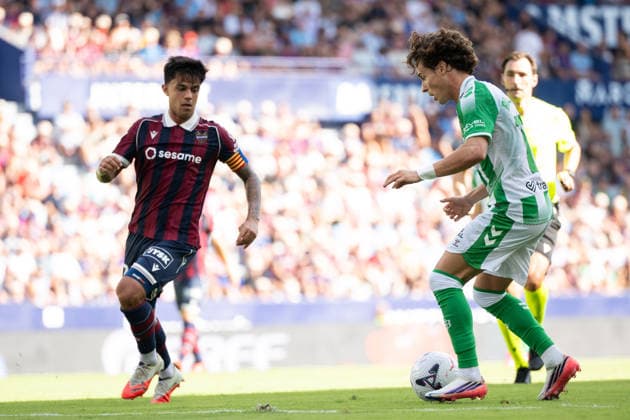 ESP: LaLiga EA Sports UD Levante v Real Betis Rodrigo Riquelme Reche of Real Betis during LaLiga EA Sports, between UD Levante v Real Betis played at Ciudad de Valencia Stadium in Valencia on August 29, 2026 in Spain; Valencia Spain Futbol Copyright: xAgenciaxLOFx