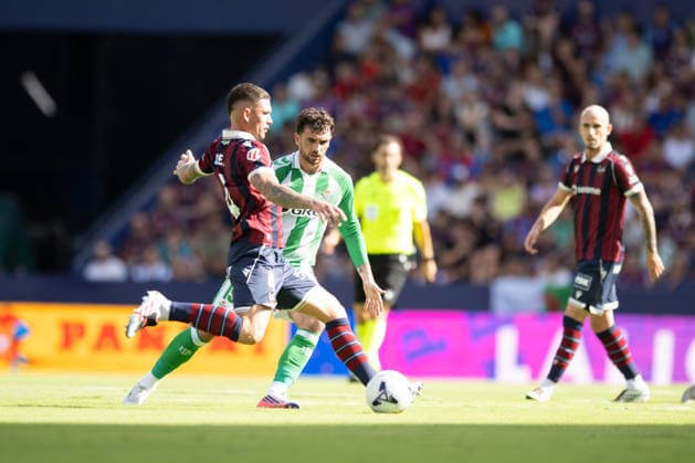 ESP: LaLiga EA Sports UD Levante v Real Betis Troy Parrott of Real Betis during LaLiga EA Sports, between UD Levante v Real Betis played at Ciudad de Valencia Stadium in Valencia on August 29, 2026 in Spain; Valencia Spain Futbol Copyright: xAgenciaxLOFx