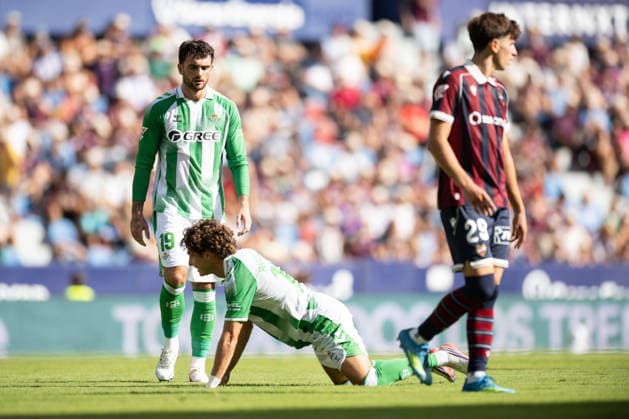 ESP: LaLiga EA Sports UD Levante v Real Betis Rodrigo Riquelme Reche of Real Betis and Troy Parrott of Real Betis during LaLiga EA Sports, between UD Levante v Real Betis played at Ciudad de Valencia Stadium in Valencia on August 29, 2026 in Spain; Valencia Spain Futbol Copyright: xAgenciaxLOFx