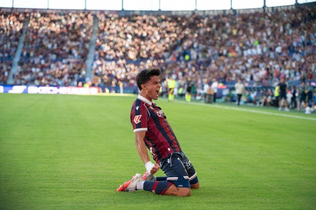 August 29, 2026, Valencia, Alicante, Spain: VALENCIA, SPAIN - AUGUST 29: 7 ROGER BRUGUE celebrates his goal against during the match between Levante UD and Real Betis, from LaLiga EASports, matchweek 3, disputed at the Ciutat de Valencia, Valencia Valencia Spain - ZUMAc290 20260829_zsp_c290_023 Copyright: xJordixCantox