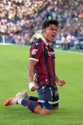 August 29, 2026, Valencia, Alicante, Spain: VALENCIA, SPAIN - AUGUST 29: 7 ROGER BRUGUE celebrates his goal against during the match between Levante UD and Real Betis, from LaLiga EASports, matchweek 3, disputed at the Ciutat de Valencia, Valencia Valencia Spain - ZUMAc290 20260829_zsp_c290_024 Copyright: xJordixCantox