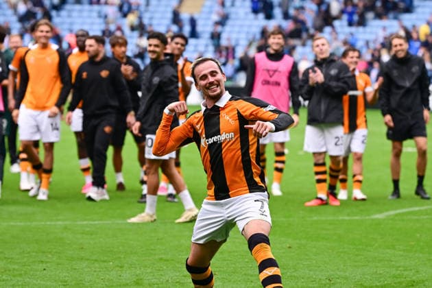 Coventry City v Hull City, Premier League Hull City midfielder Liam Millar (7) celebrates victory during the Premier League match between Coventry City and Hull City at the Coventry Building Society Arena, Coventry, UK on 29 August 2026. Coventry Coventry Building Society Arena West Midlands UK Editorial use only DataCo restrictions apply See www.football-dataco.com , Copyright: xDennisxGoodwinx PSI-24781-0033