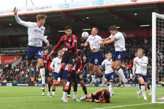 Bournemouth v Everton 29 August 2026 _ Premier League Football - Bournemouth v Everton - goalmouth action as Everton defend a corner kick at the Vitality Stadium - (Photo by Mark Leech). Bournemouth UK Copyright: xMarkxLeechxOffside