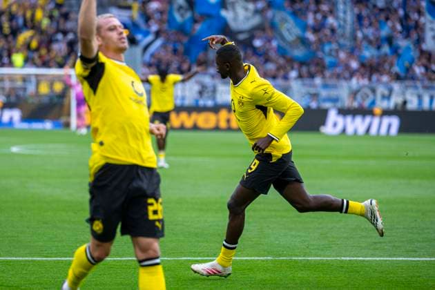 29.08.2026: Fußball, 1. Bundesliga: Borussia Dortmund - Hamburger SV, im Signal-Iduna-Park. Serhou Guirassy (Borussia Dortmund) jubelt nach seinem Tor zum 1:0. WICHTIGER HINWEIS: Gemäß den Vorgaben der DFL und des DFB ist es untersagt, in dem Stadion und oder vom Spiel angefertigte Fotoaufnahmen in Form von Sequenzbildern und oder videoähnlichen Fotostrecken zu verwerten bzw. verwerten zu lassen. *** August 29, 2026 Soccer, Bundesliga 1: Borussia Dortmund vs. Hamburger SV at Signal Iduna Park. Serhou Guirassy of Borussia Dortmund celebrates after scoring the 1–0 goal. IMPORTANT NOTICE: In accordance with DFL and DFB regulations, it is prohibited to use or allow the use of photographs taken in the stadium and or during the game in the form of sequential images and or video-like photo sequences. Copyright: xDavidxInderliedx
