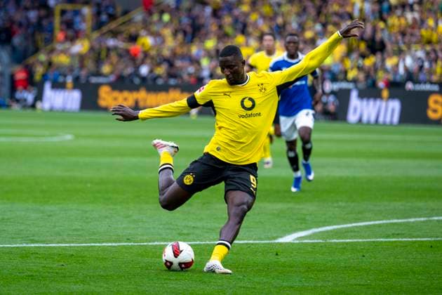 29.08.2026: Fußball, 1. Bundesliga: Borussia Dortmund - Hamburger SV, im Signal-Iduna-Park. Serhou Guirassy (Borussia Dortmund) erzielt das Tor zum 1:0. WICHTIGER HINWEIS: Gemäß den Vorgaben der DFL und des DFB ist es untersagt, in dem Stadion und oder vom Spiel angefertigte Fotoaufnahmen in Form von Sequenzbildern und oder videoähnlichen Fotostrecken zu verwerten bzw. verwerten zu lassen. *** August 29, 2026 Soccer, Bundesliga 1: Borussia Dortmund vs. Hamburger SV, at Signal Iduna Park. Serhou Guirassy of Borussia Dortmund scores the goal to make it 1–0. IMPORTANT NOTICE: In accordance with the guidelines of the DFL and the DFB, it is prohibited to use or allow the use of photographs taken in the stadium and or during the game in the form of sequential images and or video-like photo series Copyright: xDavidxInderliedx