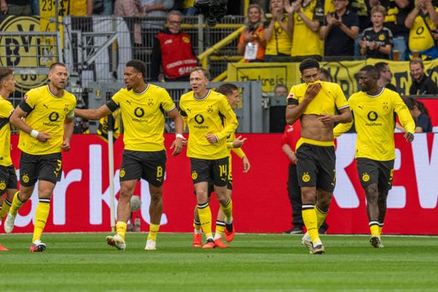 Jubel und Freude nach dem 1:0 Fuehrungstreffer durch Torschuetze Serhou Guirassy (Borussia Dortmund, 09), GER BVB Borussia Dortmund 09 vs. Hamburger SV, Fussball, Bundesliga, Spieltag 01, Saison 2026 2027, 29.09.2026 DFB DFL REGULATIONS PROHIBIT ANY USE OF PHOTOGRAPHS AS IMAGE SEQUENCES AND OR QUASI-VIDEO, GER BVB Borussia Dortmund 09 vs. Hamburger SV, Fussball, Bundesliga, Spieltag 01, Saison 2026 2027, 29.09.2026 Dortmund *** Jubilation and joy after the 1-0 opening goal by scorer Serhou Guirassy, Borussia Dortmund, 09, GER BVB Borussia Dortmund 09 vs. Hamburger SV, Soccer, Bundesliga, Matchday 01, 2026–2027 Season, September 29, 2026 DFB DFL regulations prohibit any use of photographs as image sequences and or quasi-video, GER BVB Borussia Dortmund 09 vs. Hamburger SV, Soccer, Bundesliga, Matchday 01, 2026–2027 season, September 29, 2026, Dortmund Copyright: xEibner-Pressefoto FabianxFriesex EP_FFE